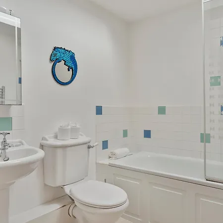 Beautiful 3 Bed In The Heart Of Flookburgh - Pass The Keys Tatil Evi *