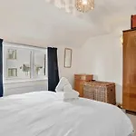 Beautiful 3 Bed In The Heart Of Flookburgh - Pass The Keys *