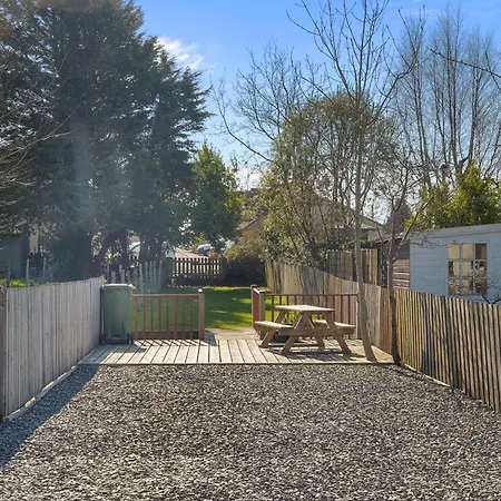 Beautiful 3 Bed In The Heart Of Flookburgh - Pass The Keys *