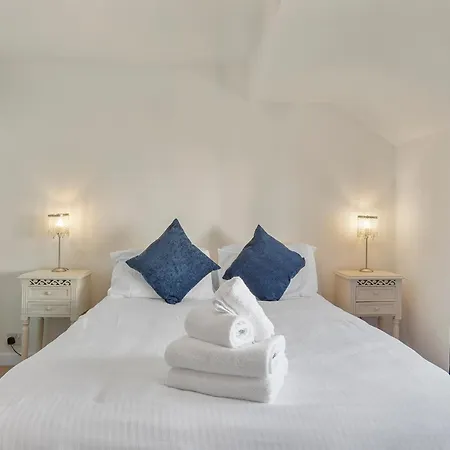 Beautiful 3 Bed In The Heart Of Flookburgh - Pass The Keys * غْرانج أوفار ساندس