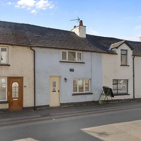 Beautiful 3 Bed In The Heart Of Flookburgh - Pass The Keys