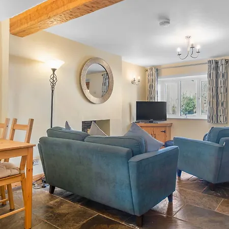 Pass The Keys Beautiful 3 Bed In The Heart Of Flookburgh بيت للعطل غْرانج أوفار ساندس