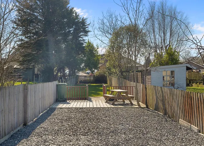 Beautiful 3 Bed In The Heart Of Flookburgh - Pass The Keys *