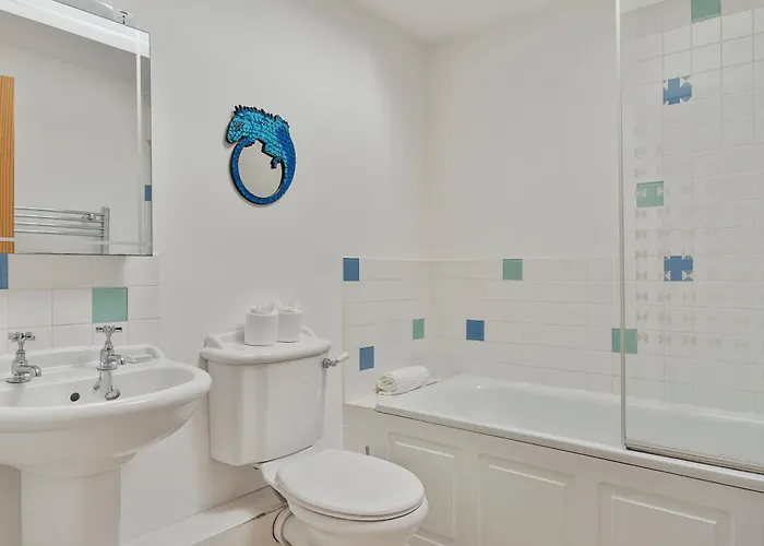 Beautiful 3 Bed In The Heart Of Flookburgh - Pass The Keys Nyaraló *